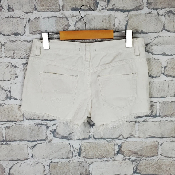 Free People Runaway Slouch Cutoffs Button Fly Cream Denim Size 24 Festival - Picture 8 of 16